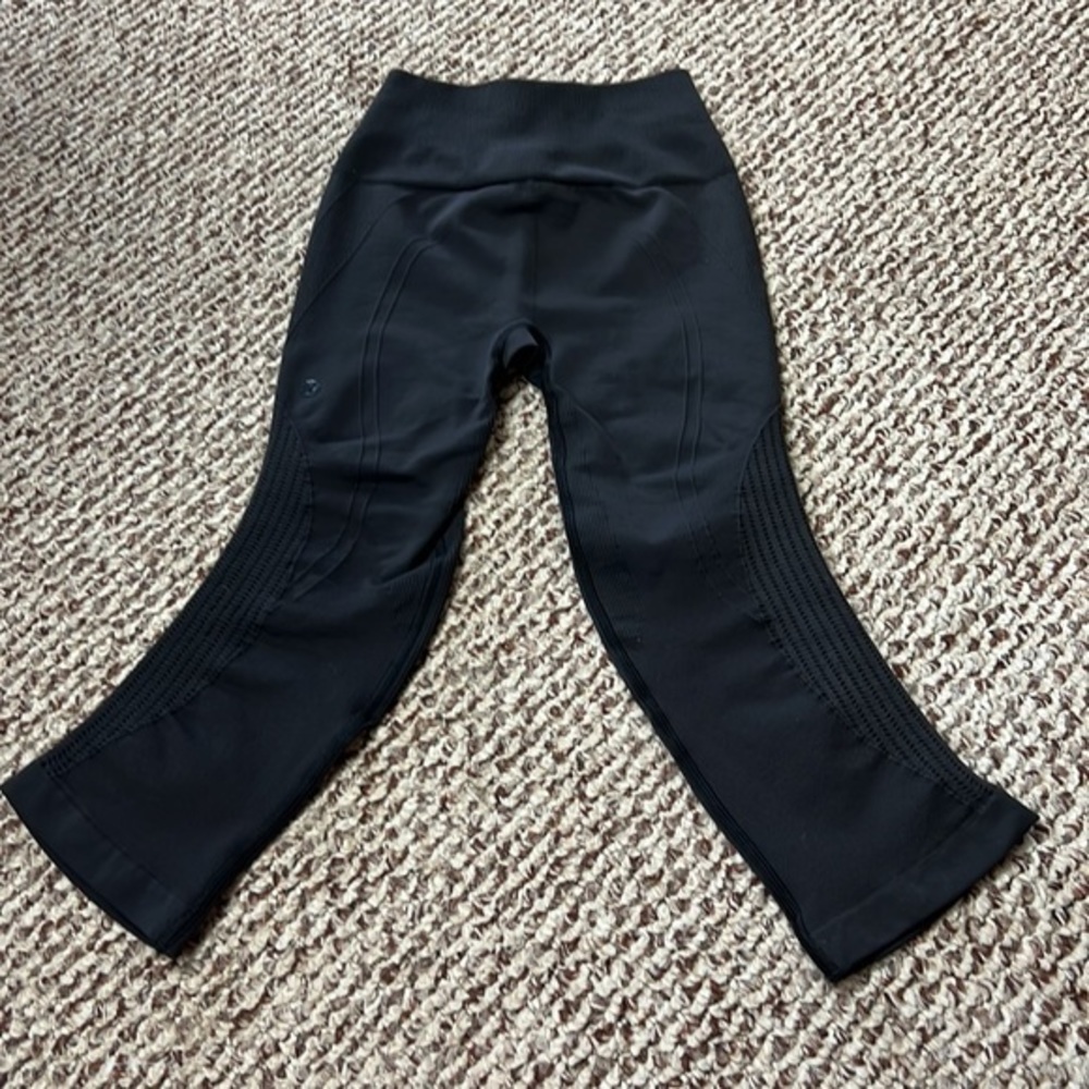 Lululemon - Picture 3 of 6
